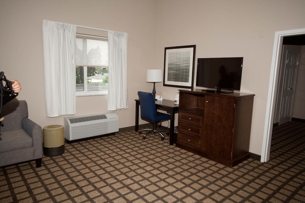 Hotel Baymont By Wyndham Erie Kearsarge Habitación foto